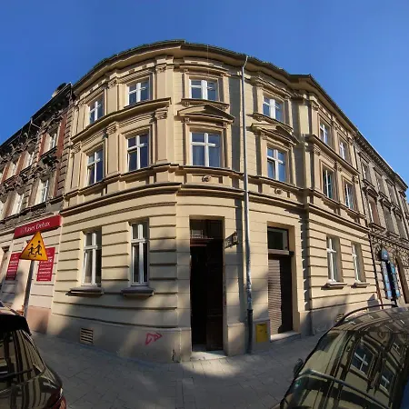 Apartment Near Old Town-2