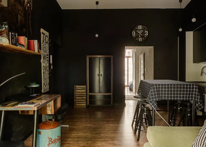 Premium Black Apartment Krakow Center With Parking